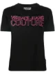 الصورة 1 من Versace Jeans Couture تيشيرت بطبعة شعار الماركة