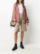 الصورة 2 من Gucci جاكيت بسحاب وطبعة GG