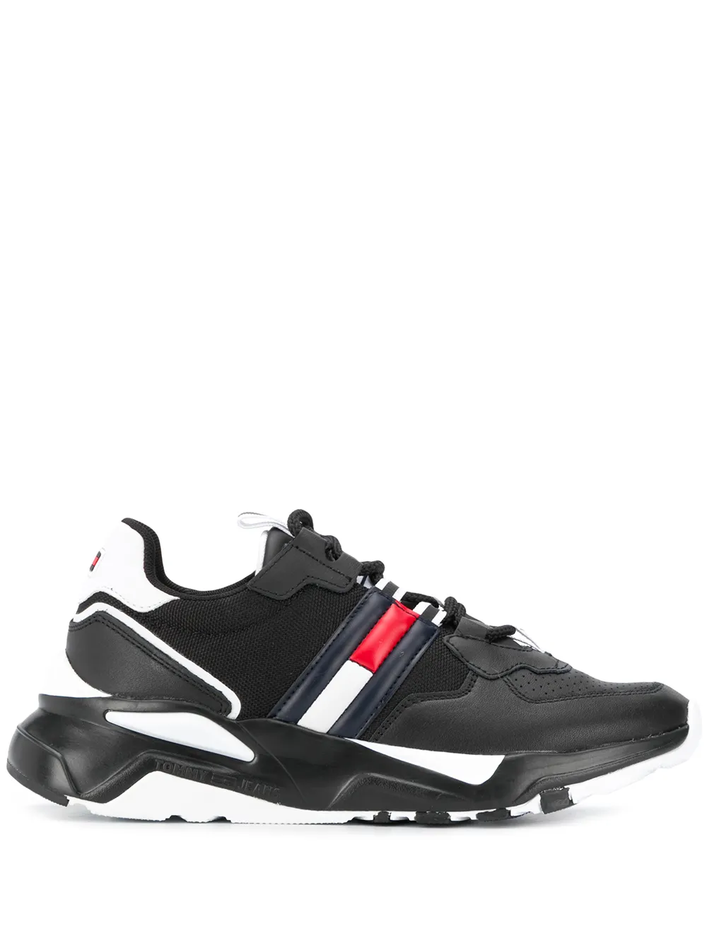 

Tommy Jeans tenis bajos con parche de bandera - Negro