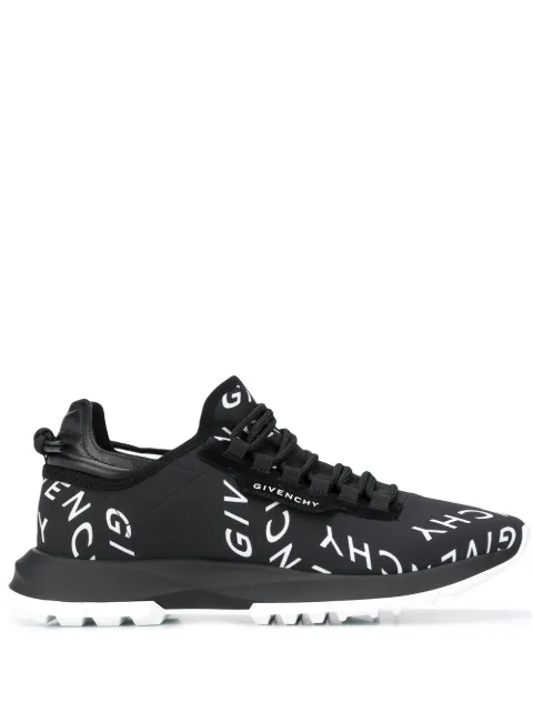 Givenchy с логотипом