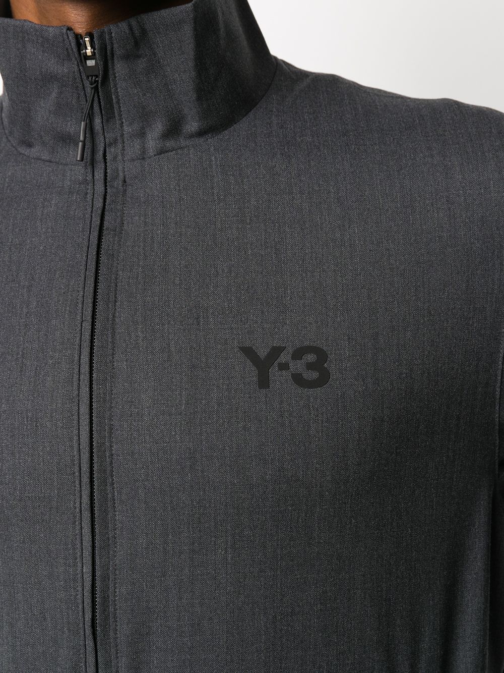 фото Y-3 спортивная куртка с логотипом