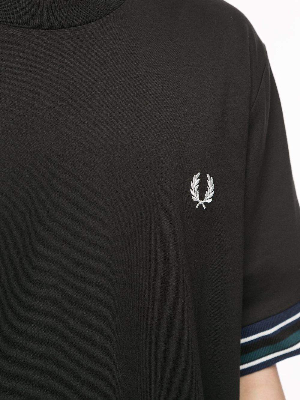 фото Fred perry футболка с вышитым логотипом