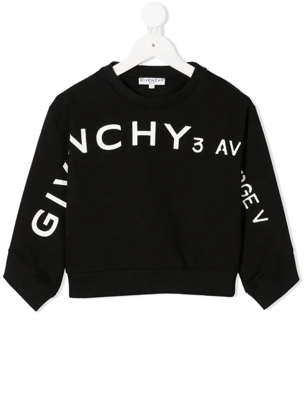 black round neck sweatshirt