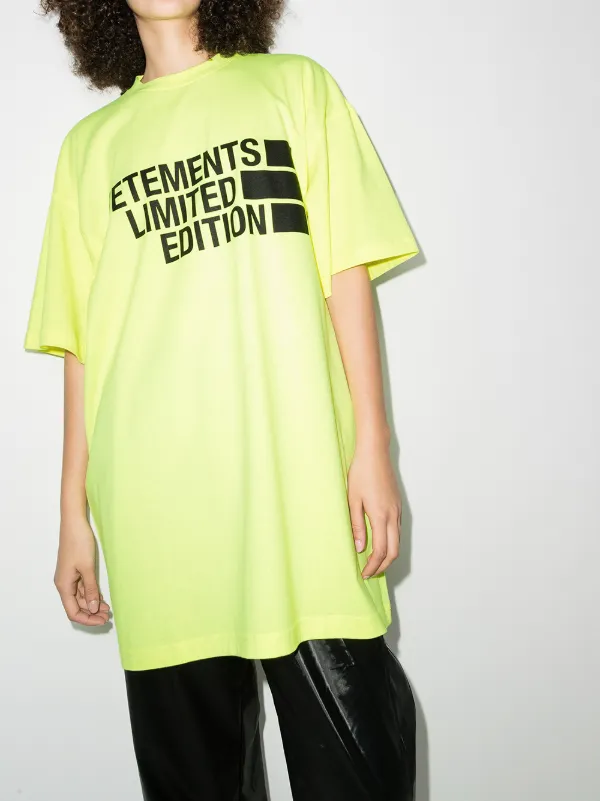 VETEMENTS logo-print Oversized T-shirt 