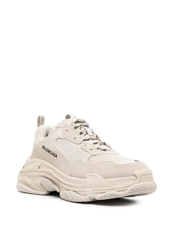 Balenciaga Triple S Ngọc Lam  Duyet Fashion