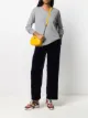 الصورة 2 من Tory Burch شنطة كاميرا صغيرة 'كيرا شيفرون'