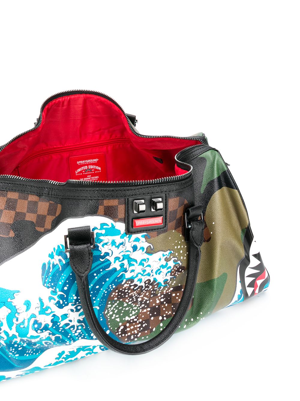 фото Sprayground дорожная сумка camokawa wave shark