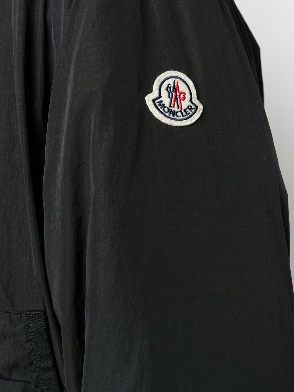 фото Moncler непромокаемая куртка с нашивкой-логотипом