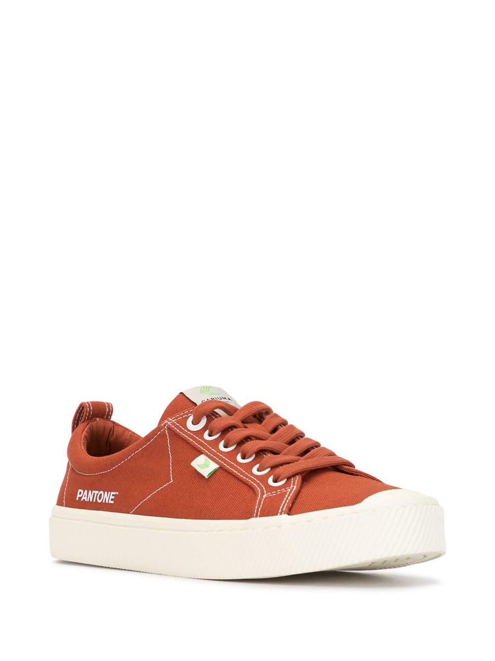 Cariuma x Pantone OCA low-top canvas sneakers Red