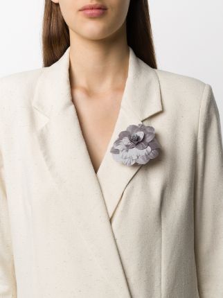 flower motif brooch展示图