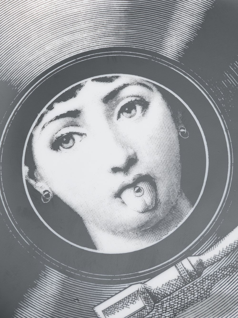 фото Fornasetti тарелка record player