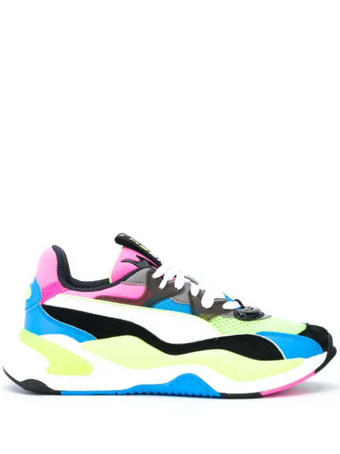 how much does a pair of shoes weigh