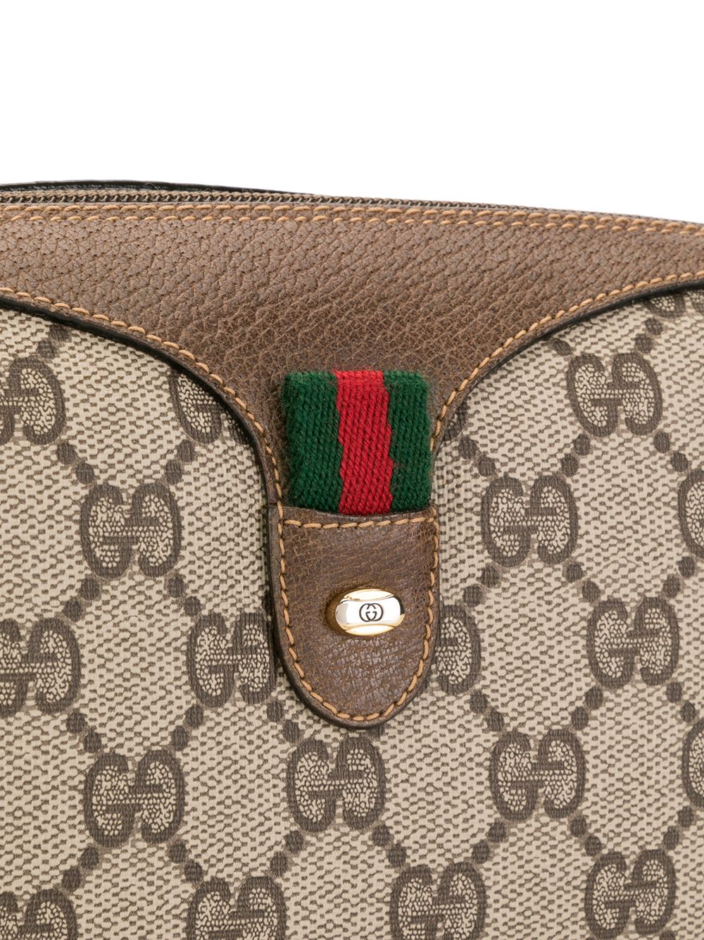 фото Gucci pre-owned сумка через плечо shelly с логотипом gg