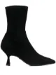 الصورة 1 من Stuart Weitzman بوت كاحل لينا بكعب 75 ملم