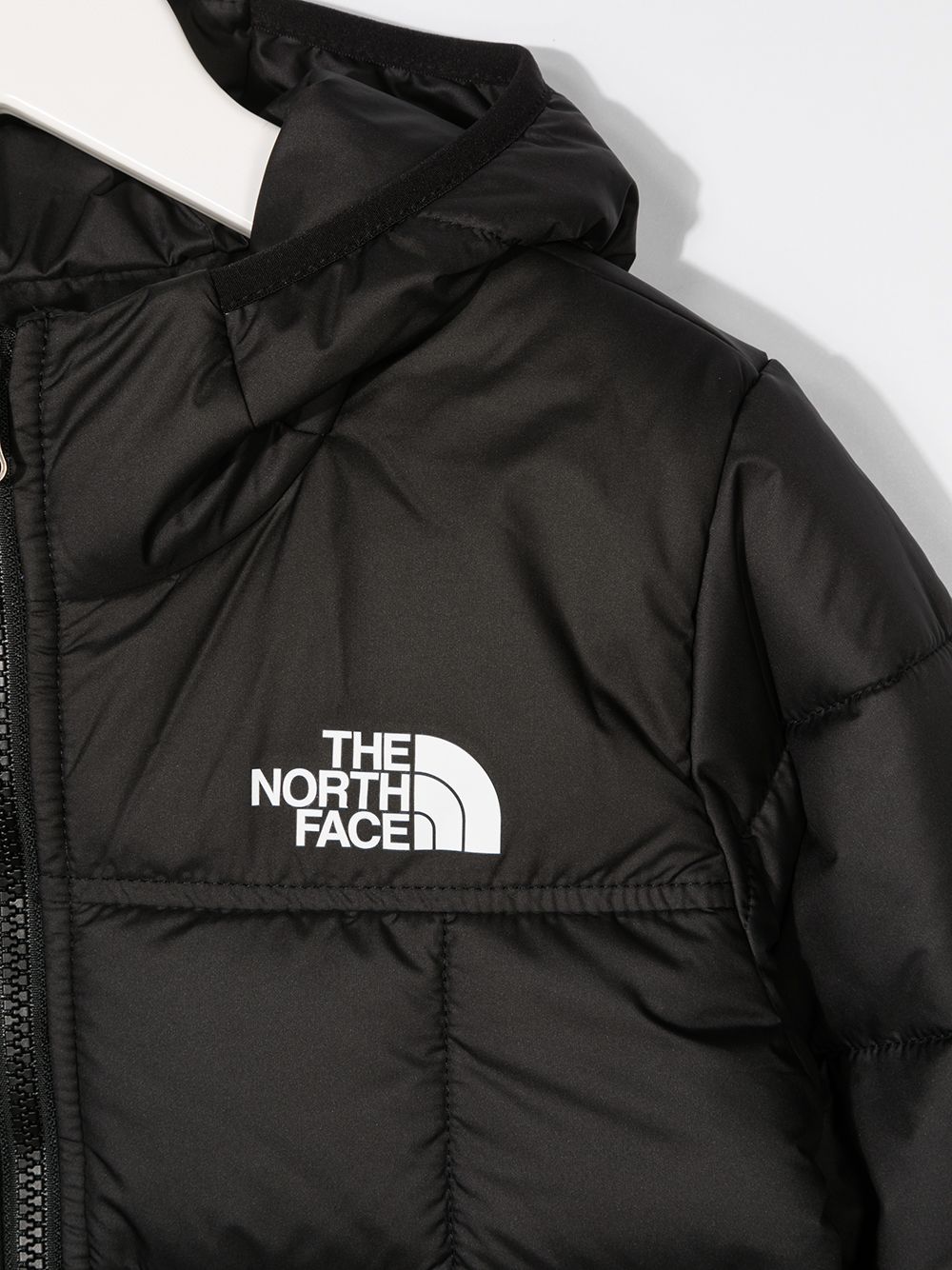 фото The north face kids пуховик с логотипом