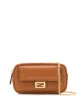 الصورة 1 من Fendi شنطة كتف 'ايزي 2 باغيت'