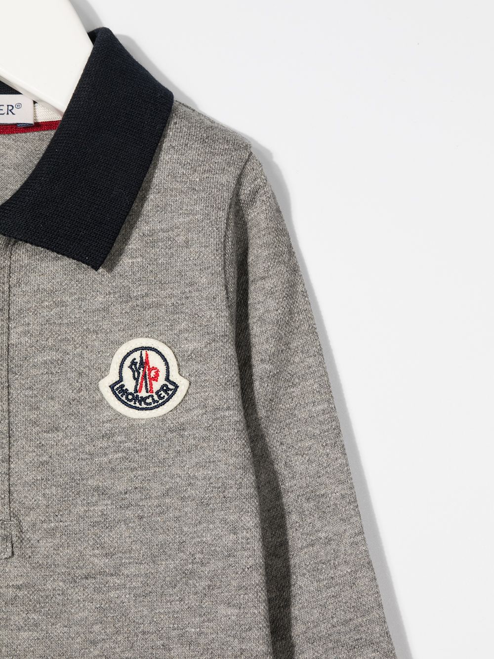 фото Moncler kids рубашка поло с длинными рукавами и нашивкой-логотипом