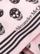 Alexander McQueen وشاح بطبعة جماجم