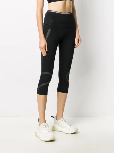 three-quarter length sports leggings 