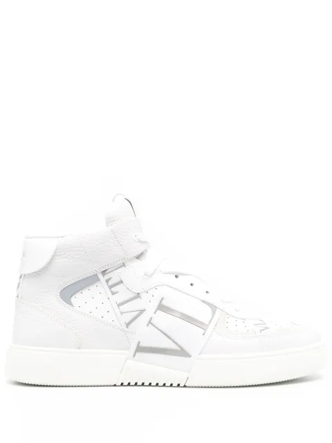 Valentino Garavani с логотипом VLTN