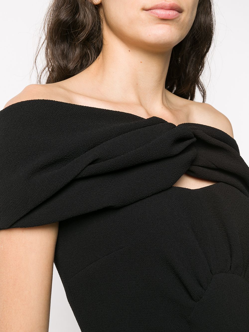 фото Emilia wickstead off-shoulder fitted dress