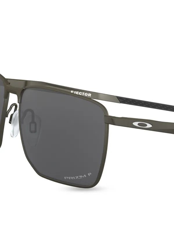 Oakley logo-plaque Sunglasses - Farfetch