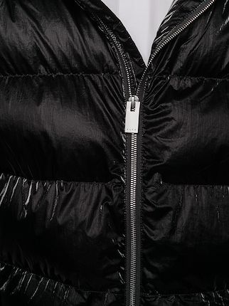 Moncler Almond 填充夹克展示图