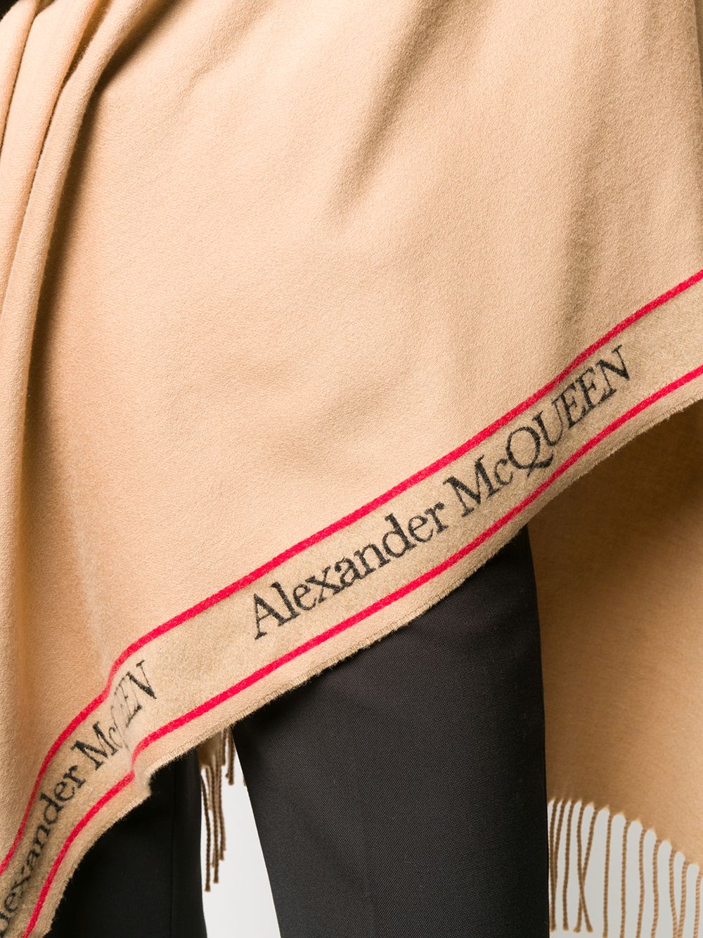 фото Alexander mcqueen шарф-кейп с логотипом