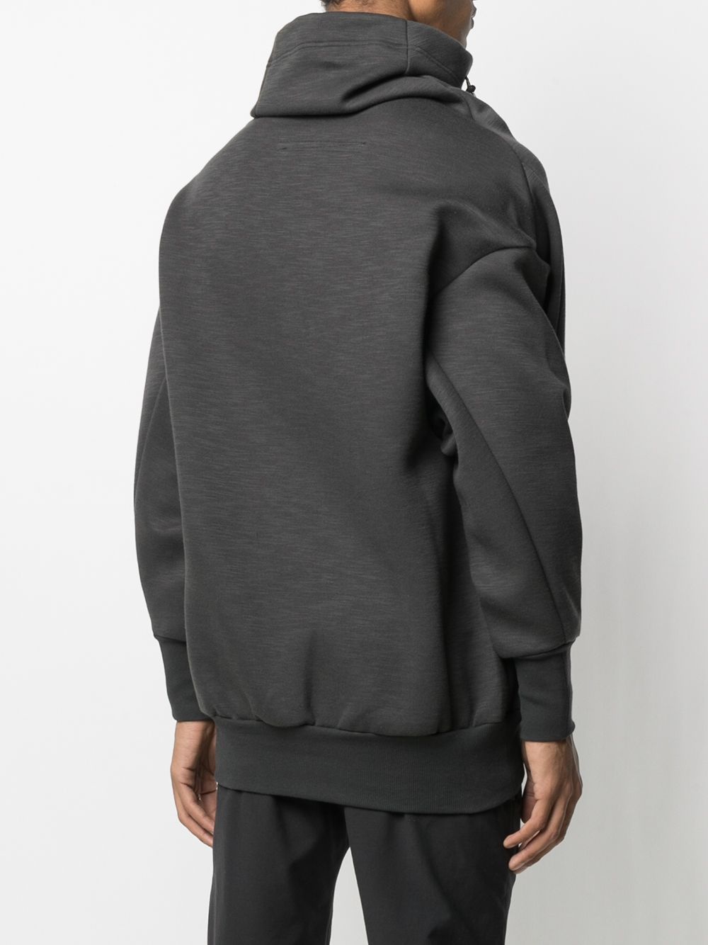 фото Niløs curve-seam funnel neck sweatshirt