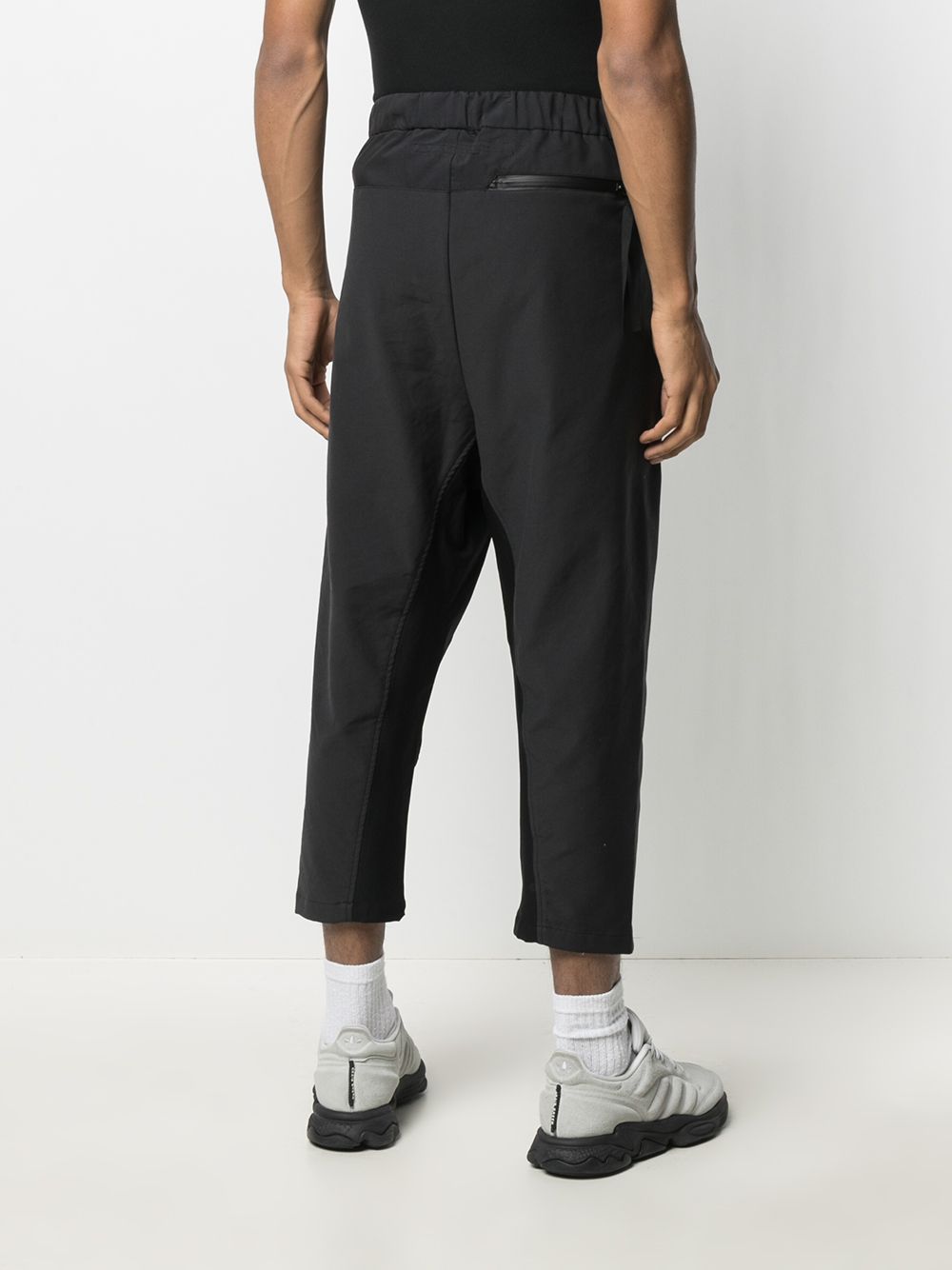 фото Niløs tape-detail cropped trousers