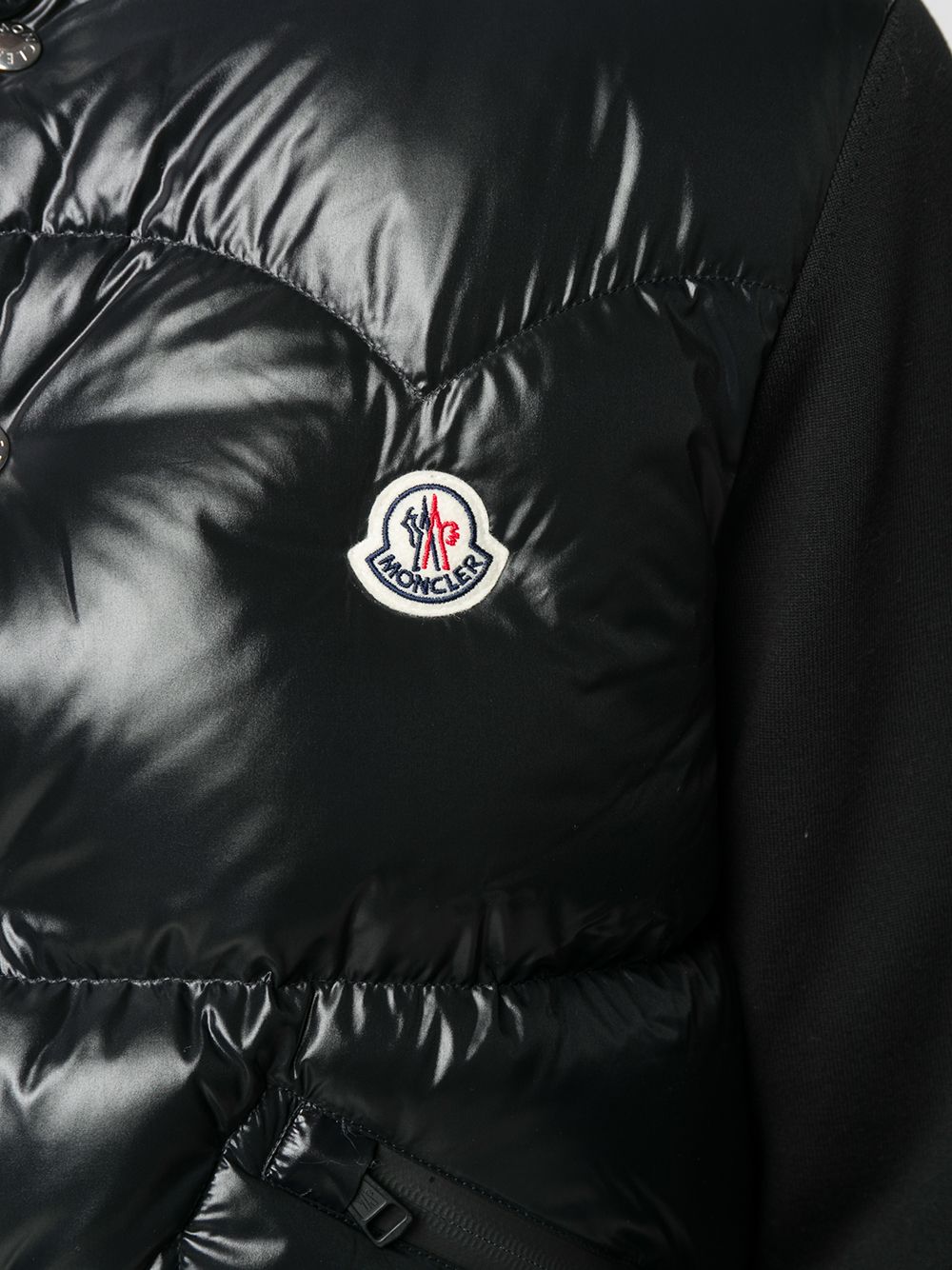 фото Moncler куртка с дутыми вставками и нашивкой-логотипом