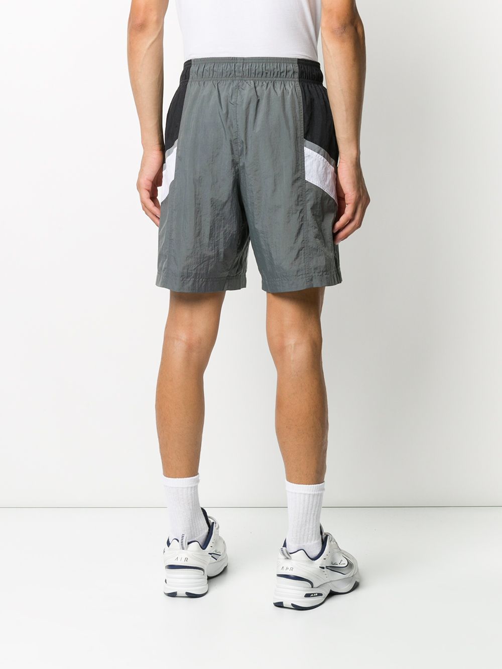 фото Nike шорты в стиле колор-блок с логотипом