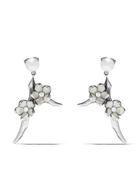 Shaun Leane aretes con dije de flor de cerezo 
