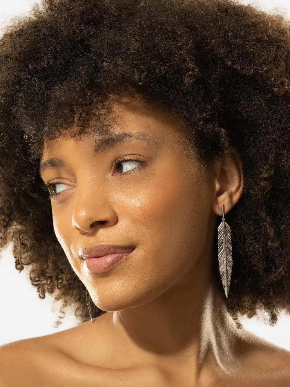Cadar 18kt white gold Feather earrings | Image 2