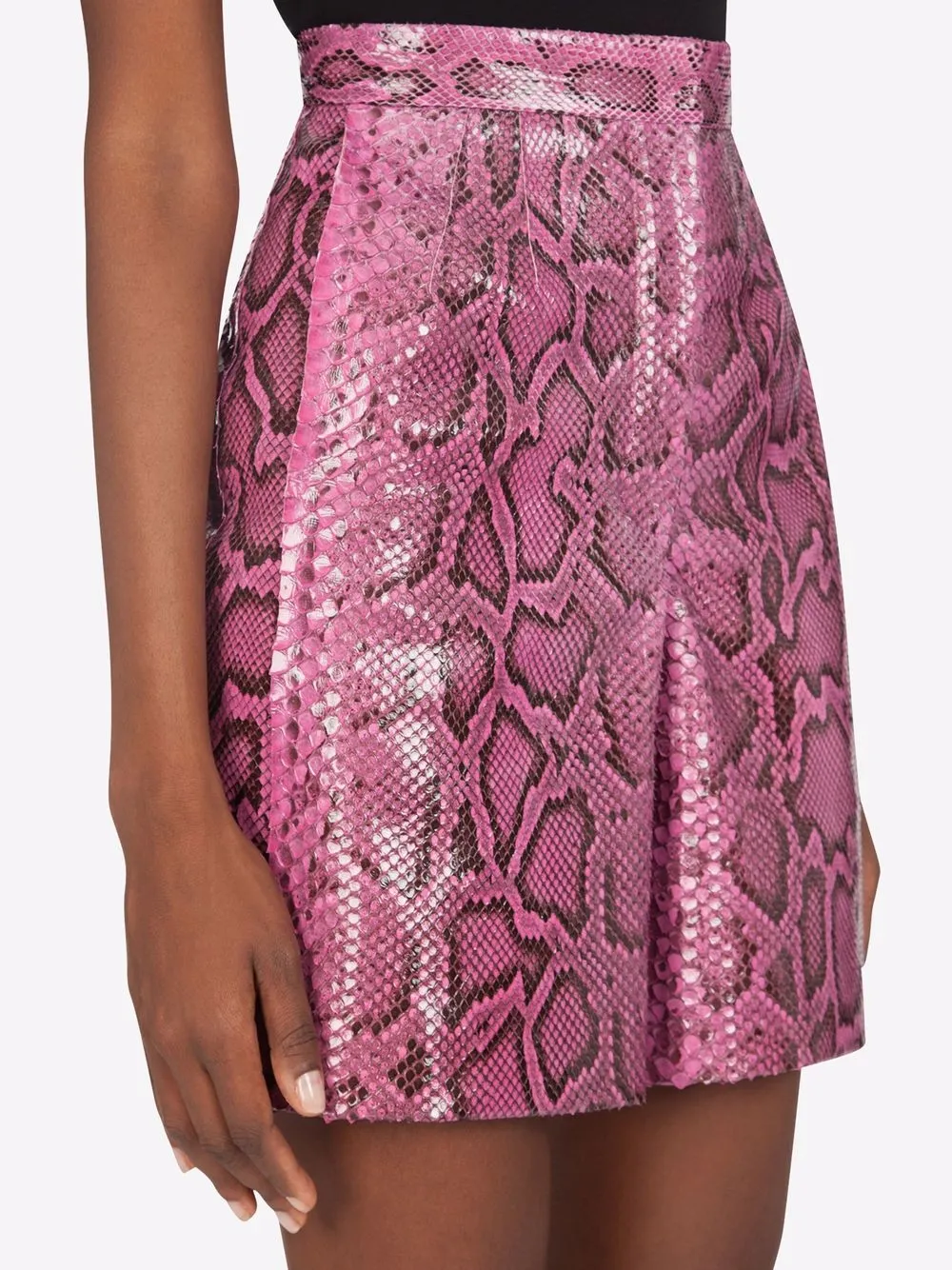 Dolce & Gabbana Bermuda shorts met slangenprint Roze