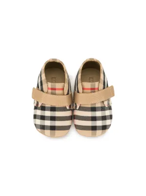 burberry boy shoes