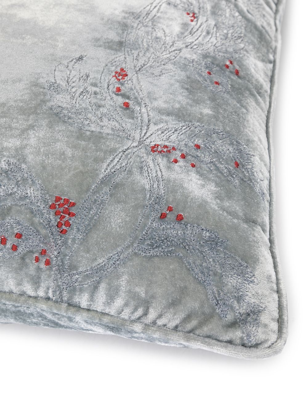 фото Anke drechsel embroidered floral cushion