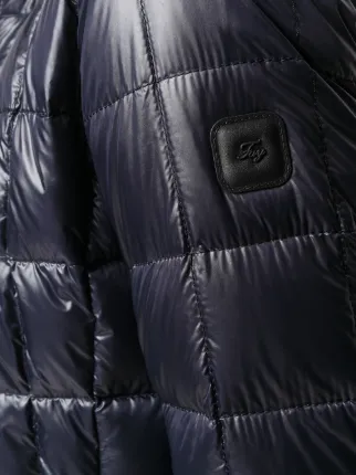 contrast-trimmed puffer jacket展示图