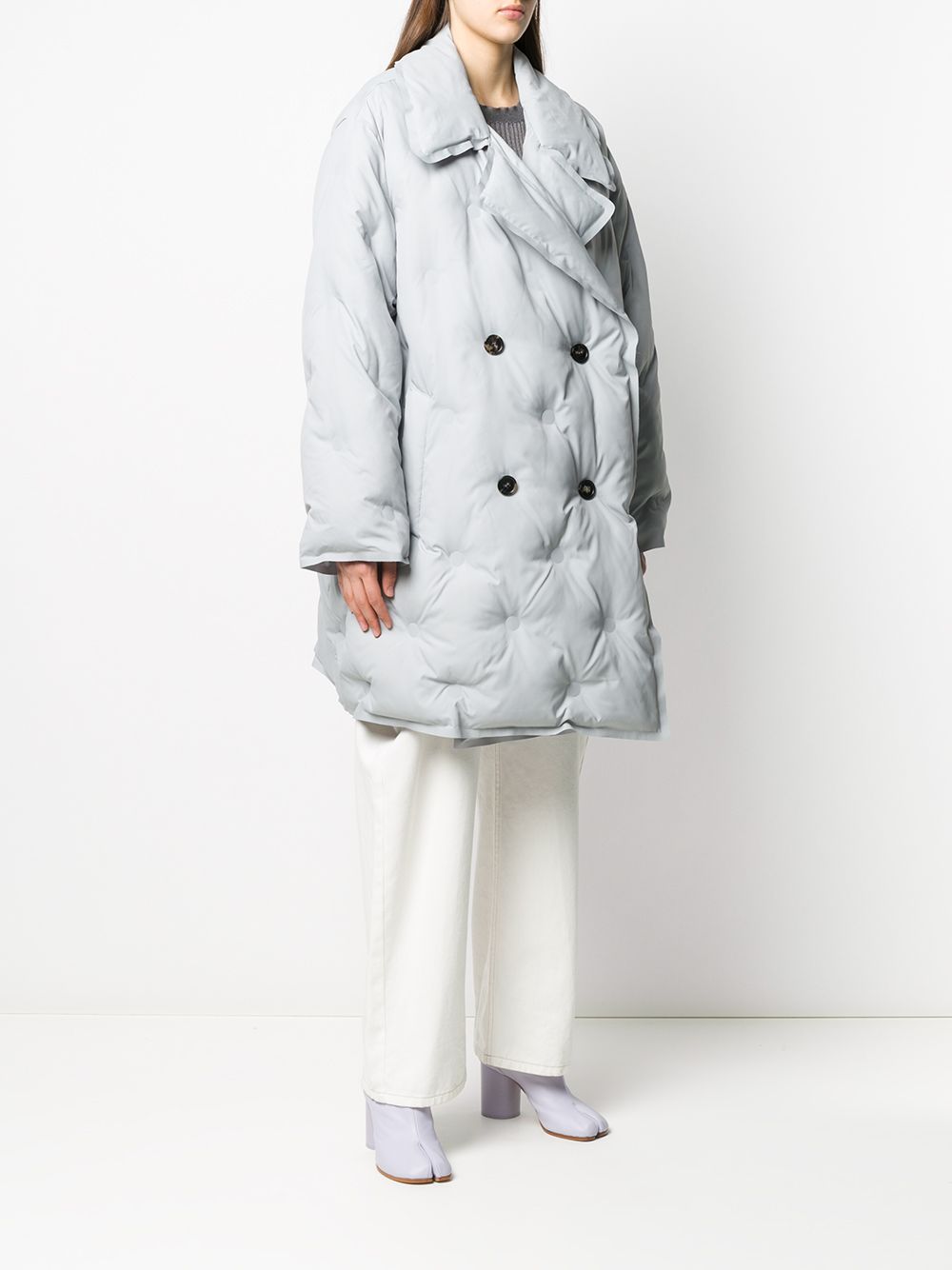 фото Maison margiela стеганое двубортное пальто