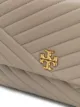 Tory Burch شنطة كتف ببروش شعار الماركة