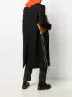 الصورة 2 من Love Moschino معطف بصف أزرار وشعار الماركة
