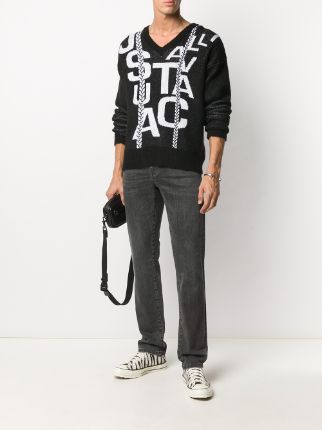 contrast-logo v-neck jumper展示图