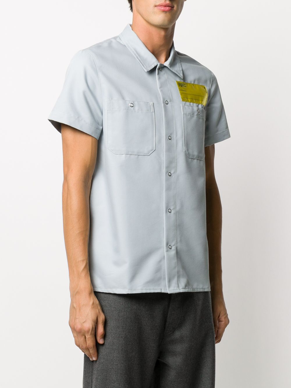 фото Helmut lang рубашка с короткими рукавами и металлическим логотипом