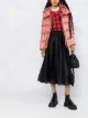 الصورة 2 من Moncler تنورة بكسرات وتصميم بثقوب