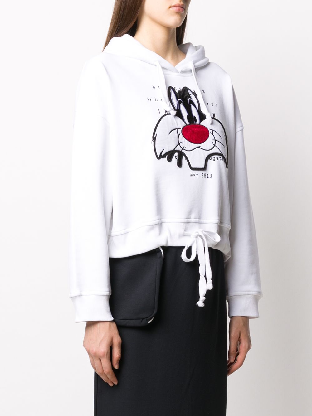 фото Moa master of arts sylvester patch cropped hoodie