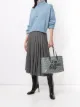 الصورة 2 من Anya Hindmarch شنطة عملية بطبعة I Am A Plastic Bag