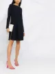 الصورة 2 من Emporio Armani بلوزة بأكمام طويلة وملمس مميز