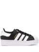 الصورة 1 من adidas سنيكر سوبر ستار بنعل بلاتفورم