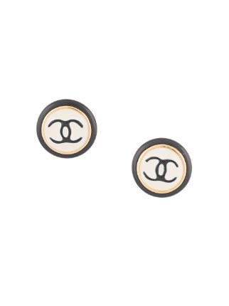 CHANEL Pre-Owned 1995 CC Button clip-on Earrings - Farfetch