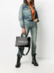 الصورة 2 من Off-White شنطة عملية بطبعة شعار الماركة